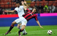 Palermo’s defender Mattia Cassani (L) vi