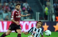 Juventus’ midfielder Andrea Pirlo (R) vi