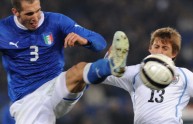 Italy?s defender Giorgio Chiellini fight