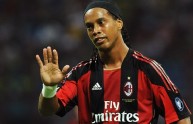 Ronaldinho con la maglia del Milan