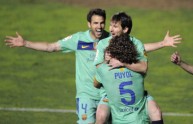 Cesc Fabregas festeggia il gol di Messi