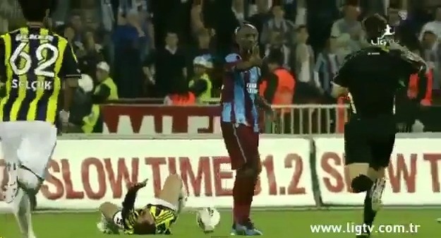 A Quanto Equivale Il Dolore Di Un Calcio Nei Testicoli
