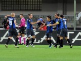 I giocatori dell'Inter esultano per il raddoppio di Cassano