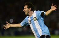 Messi esulta dopo il primo goal contro l’Uruguay