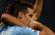 Klose esulta dopo il gol del 3-0 contro il Milan