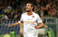 Osvaldo festeggia il suo secondo gol contro il Genoa