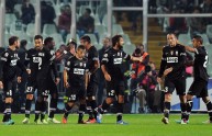 I giocatori della Juventus esultano per il 3-1 di Asamoah a Pescara