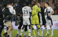 L’esultanza dei giocatori del Rennes dopo il colpaccio a Parigi