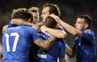 L’esultanza degli azzurri per il gol di Verratti (amichevole: Olanda-Italia 1-1)